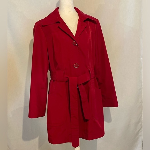 London Fog Jackets & Blazers - London Fog Rich Ruby Red Rain Coat Sz L Pockets & Detachable Hood Mid Length
